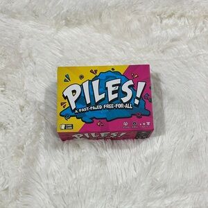 Piles! Fast-Paced Card Game - Pink and Blue